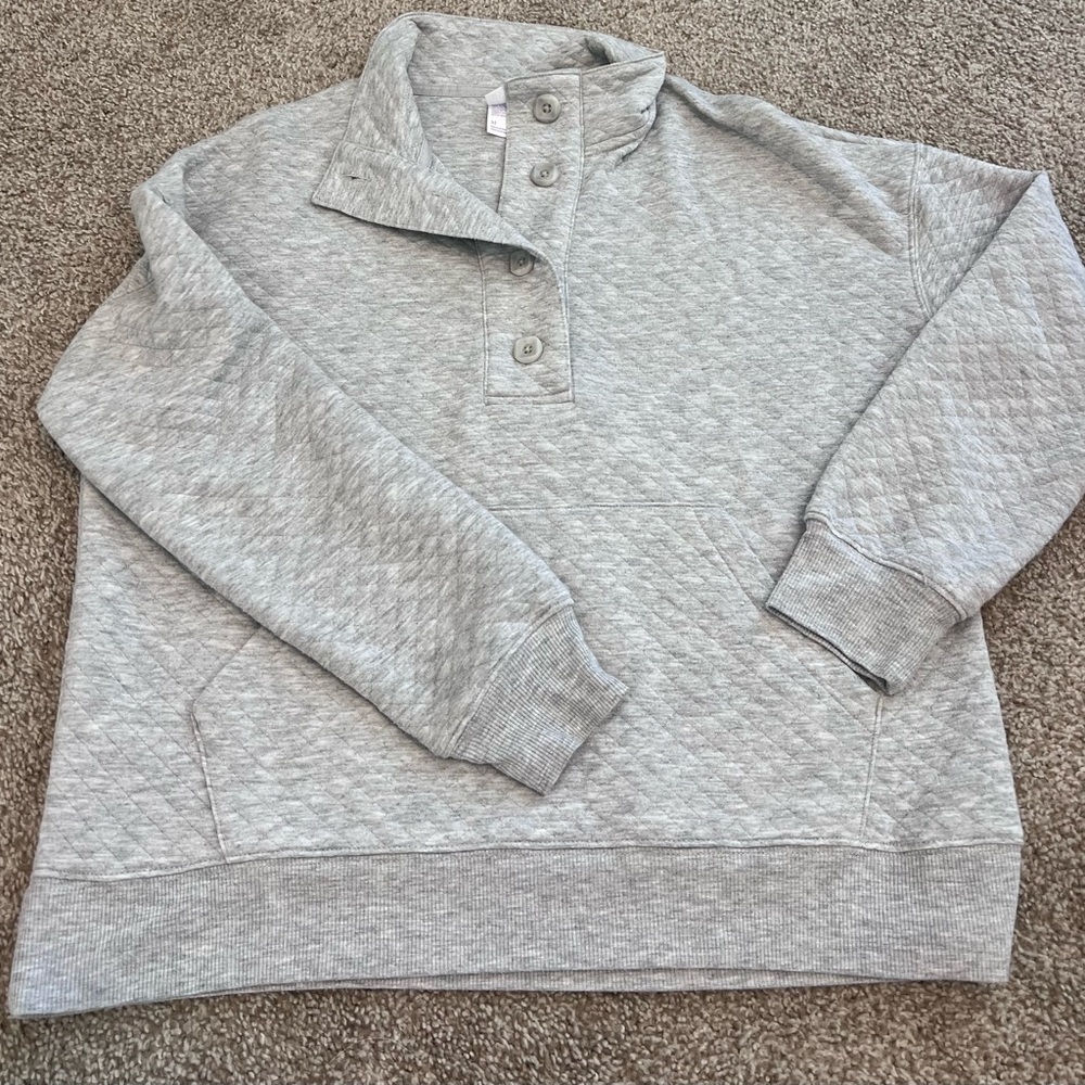 Stars Above Medium Gray Quilted Pullover Sweatshirt
